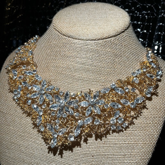 Vintage Floral Gold and Diamond Statement Necklace - Picture 3 of 9